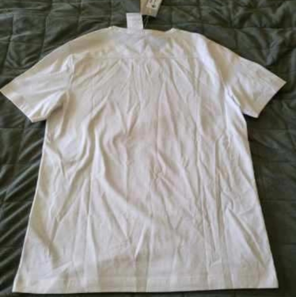 BMW Mens Large Tee With BMW Silver on Sleeve - Picture 3 of 3